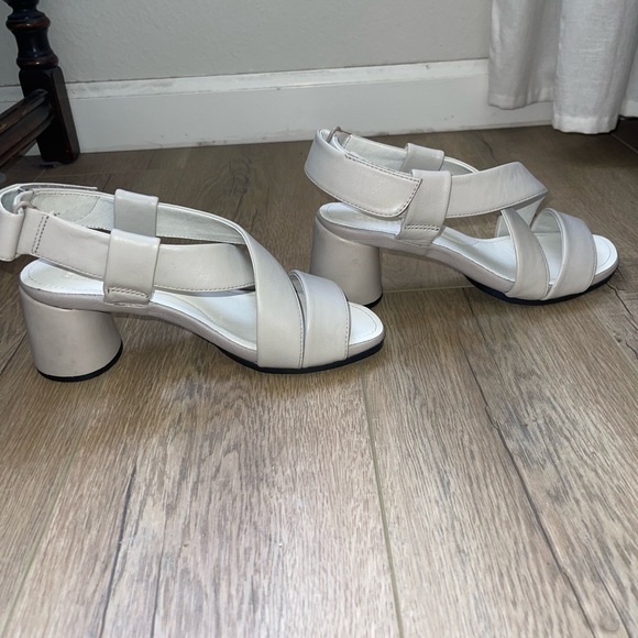 CAMPER UPRIGHT SANDAL - Picture 1 of 5